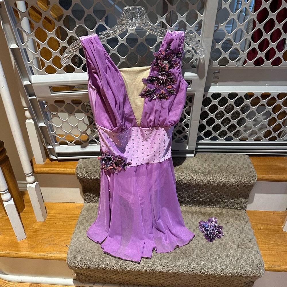 Pumpers dance costume and hair piece